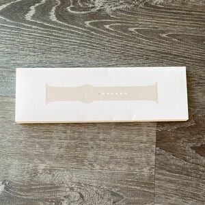NWT Apple Watch 40mm Band color Starlight Sport Band